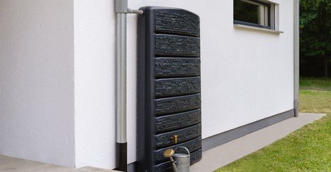 Garantia : l'invention d'un récupérateur d'eau de pluie imitation pierre de  300 l - NeozOne